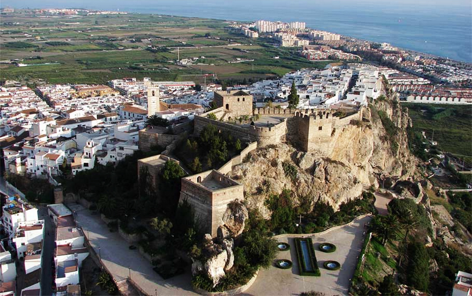El castillo alcazaba de Salobreña recibe de la ICTE el distintivo 'S' de Sostenibilidad Turística